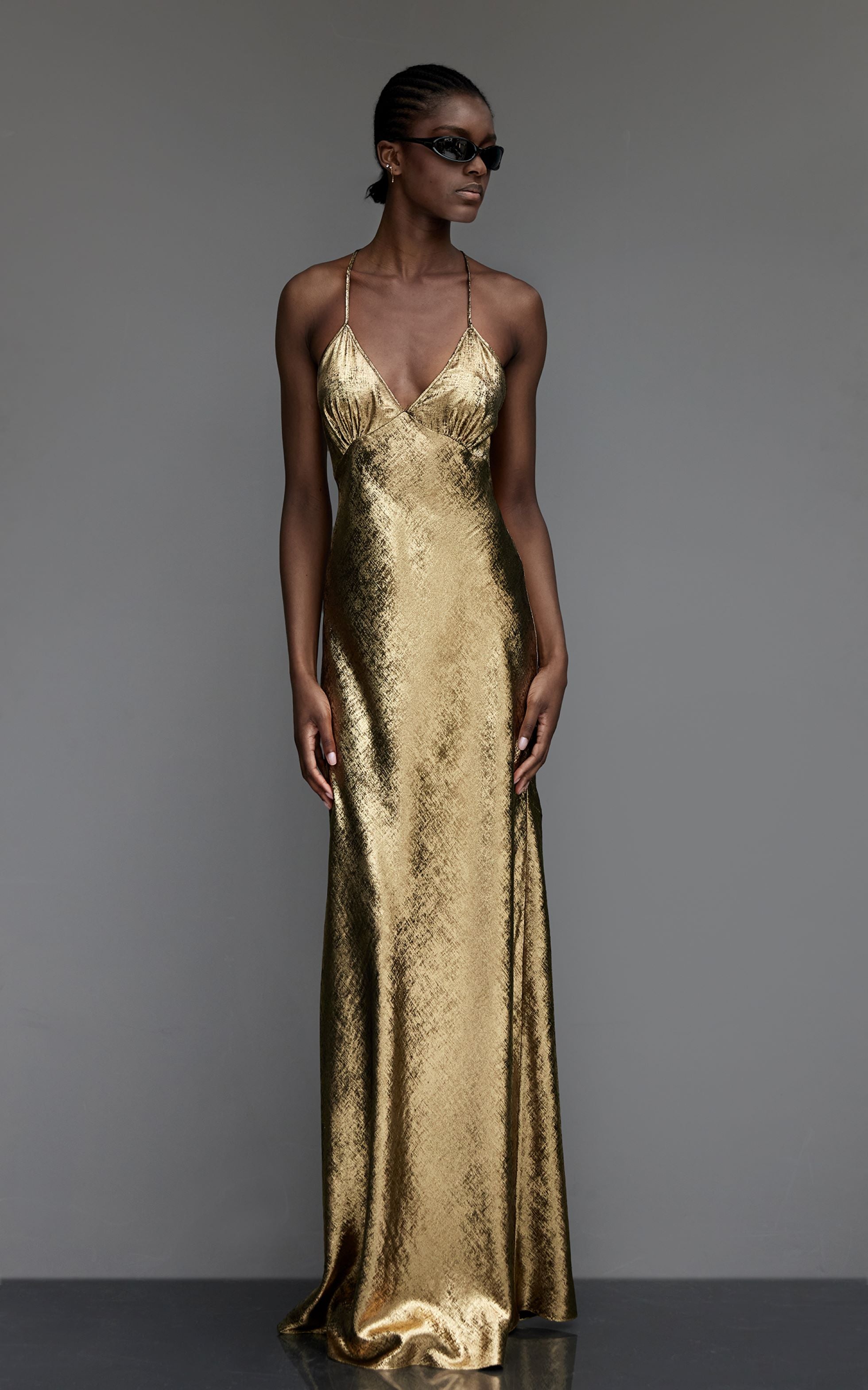 LIONY | Robe vestale en or fluide