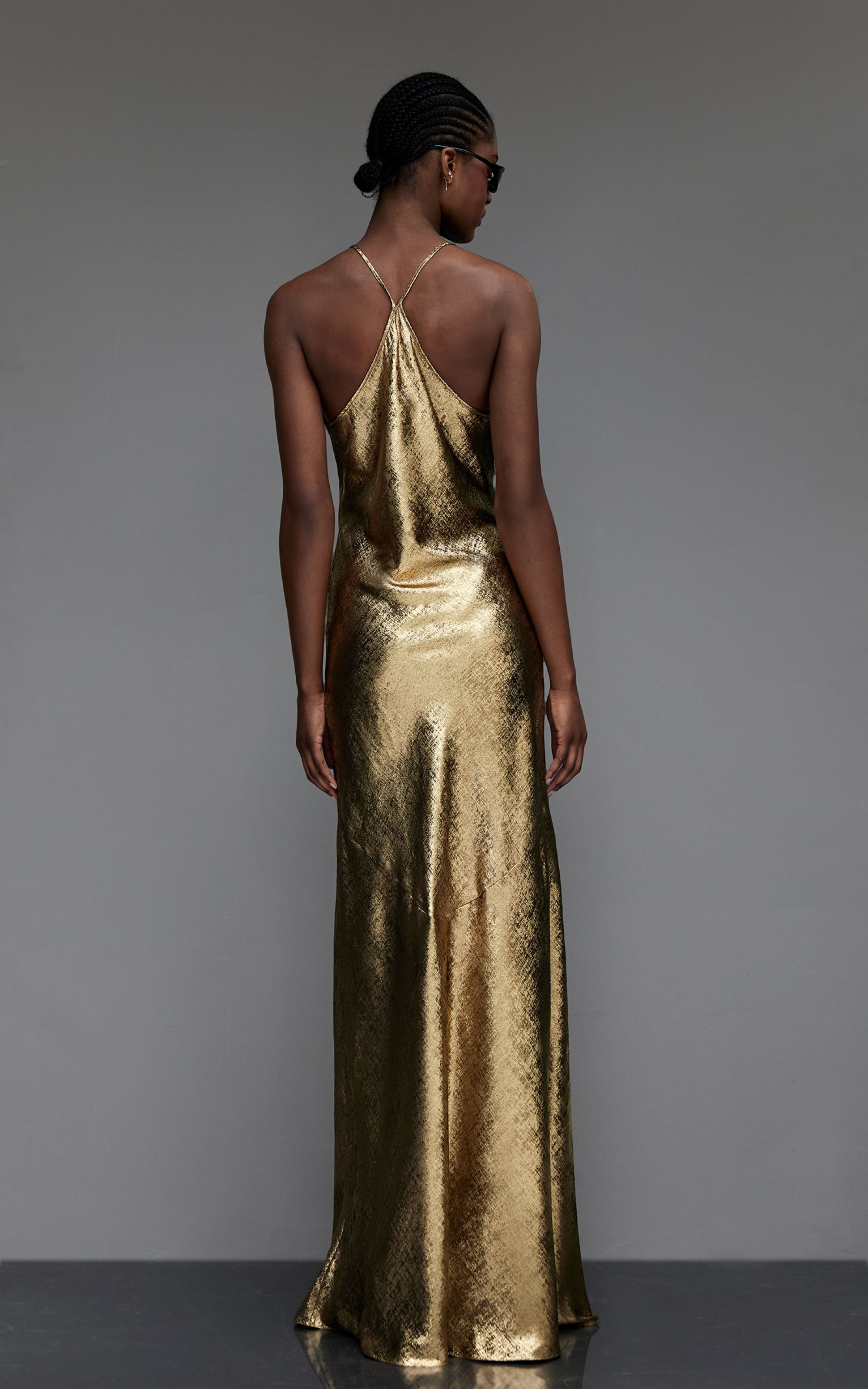 LIONY | Robe vestale en or fluide